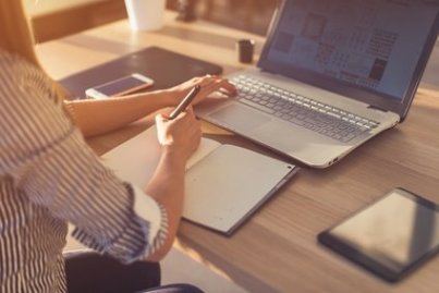 Strom sparen im Arbeitszimmer